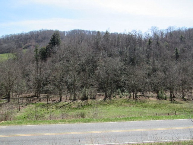 434 Tucker Road Lansing, NC 28643 - Photo 5 of 10