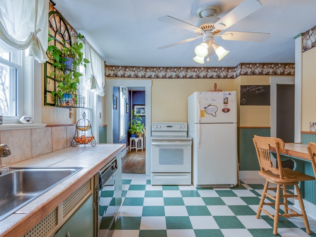 53 Phillips Road Holden, MA 01520 - Photo 13 of 23 Gallery Image 13