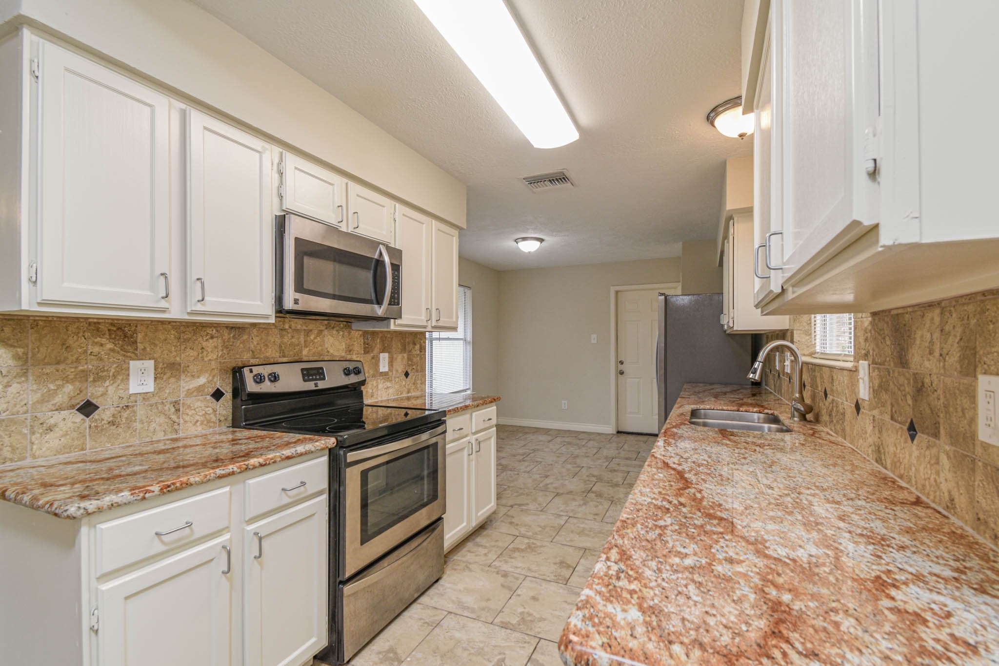 4922 Bridgemont Lane Spring, TX 77388 - Photo 7 of 24