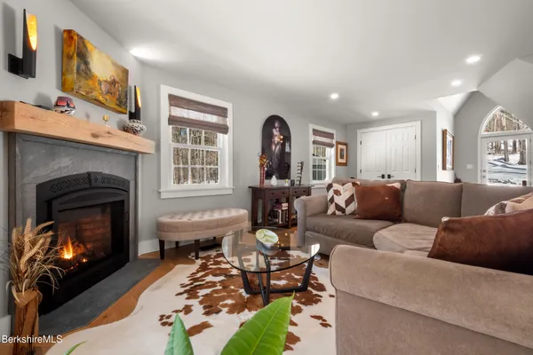 $899,000 | 594 Shunpike Road, Sheffield, MA 01222