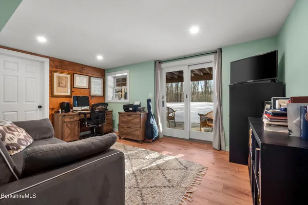 $899,000 | 594 Shunpike Road, Sheffield, MA 01222