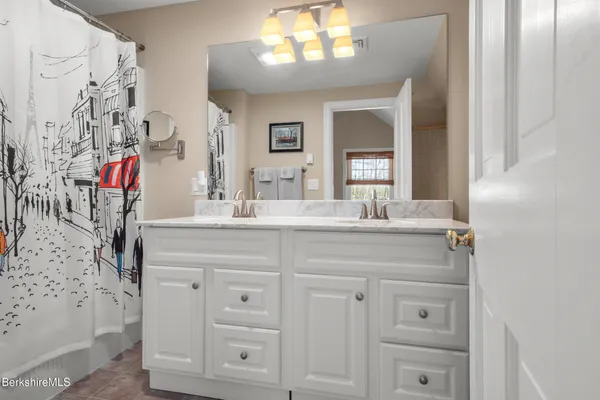 $899,000 | 594 Shunpike Road, Sheffield, MA 01222