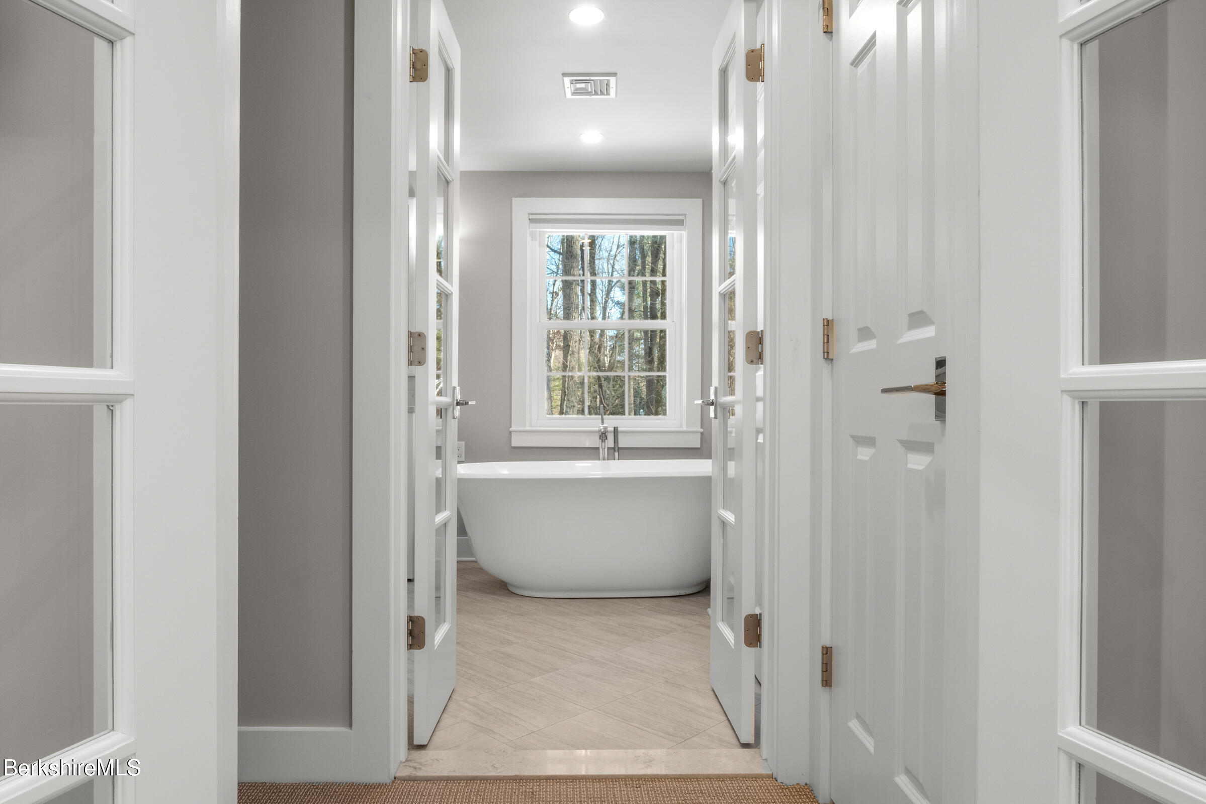 594 Shunpike Road Sheffield, MA 01222 - Photo 6 of 52 a bathroom with a bathtub and shower