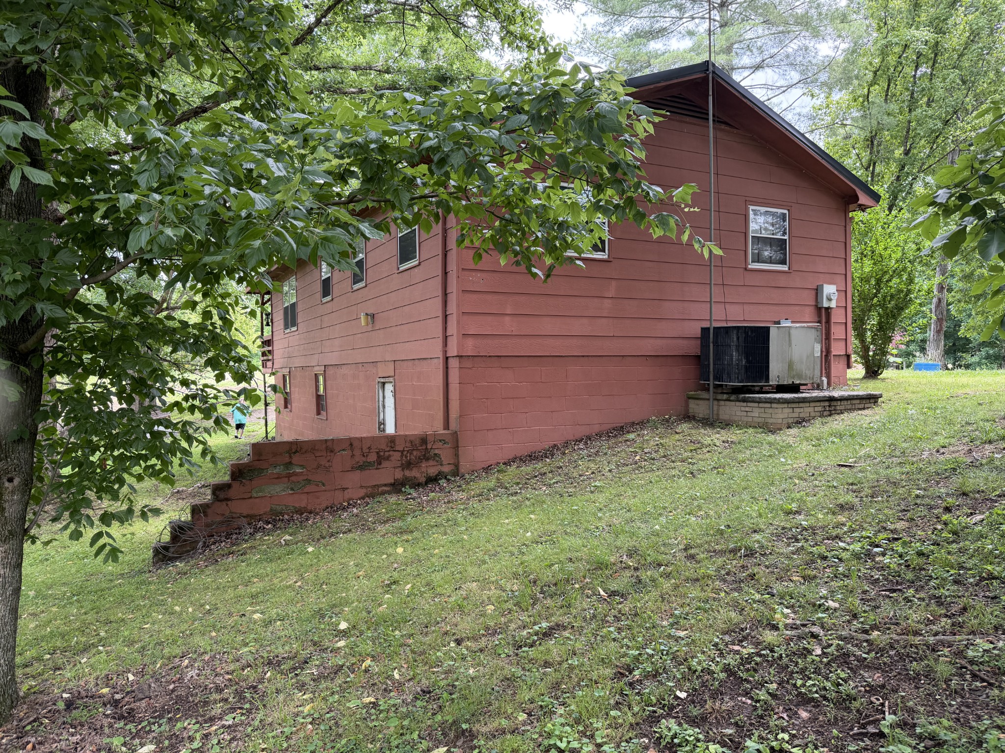 370 Ridge Road Belvidere, TN 37306 - Photo 3 of 4