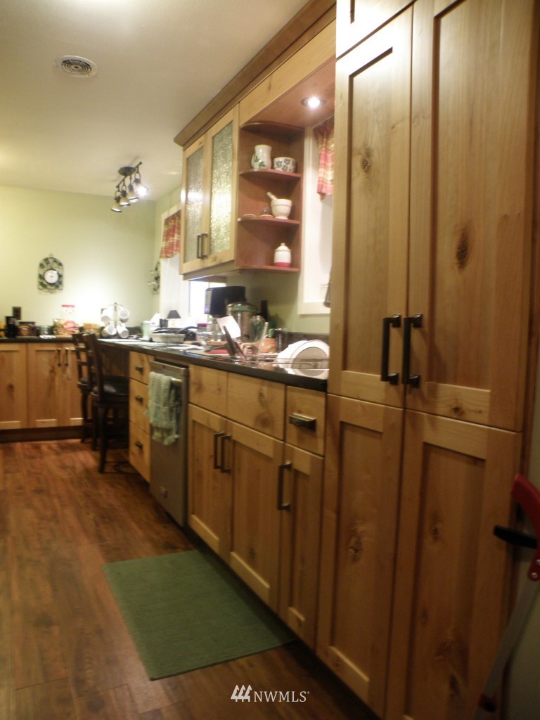 2116 Northeast 28th Street Renton, WA 98056 - Photo 10 of 13