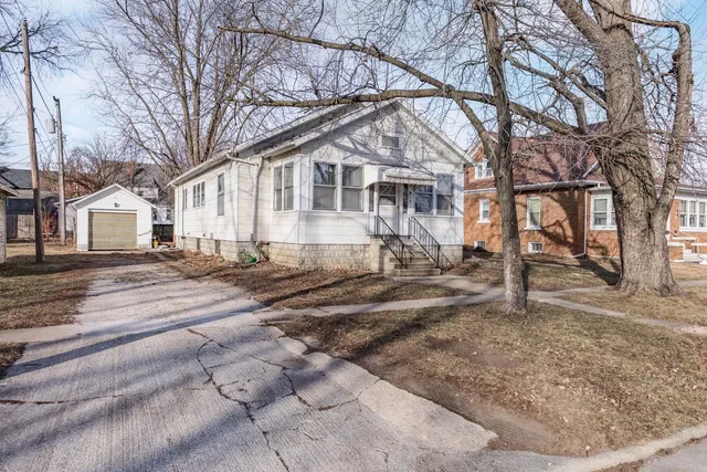 $129,900 | 415 North Locust Street, Pontiac, IL 61764