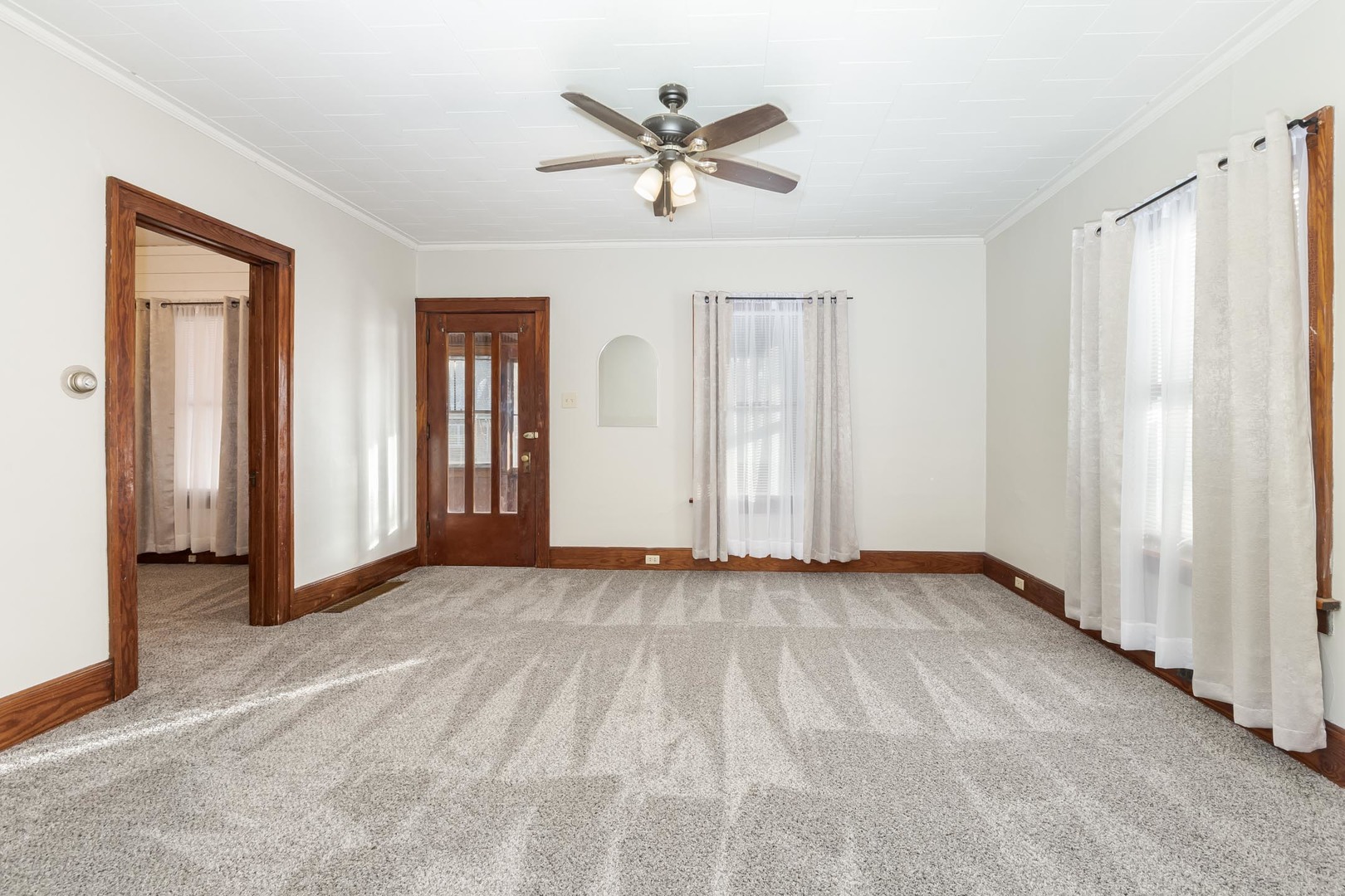 415 North Locust Street Pontiac, IL 61764 - Photo 13 of 37