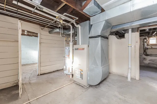 a view of a room with an empty space