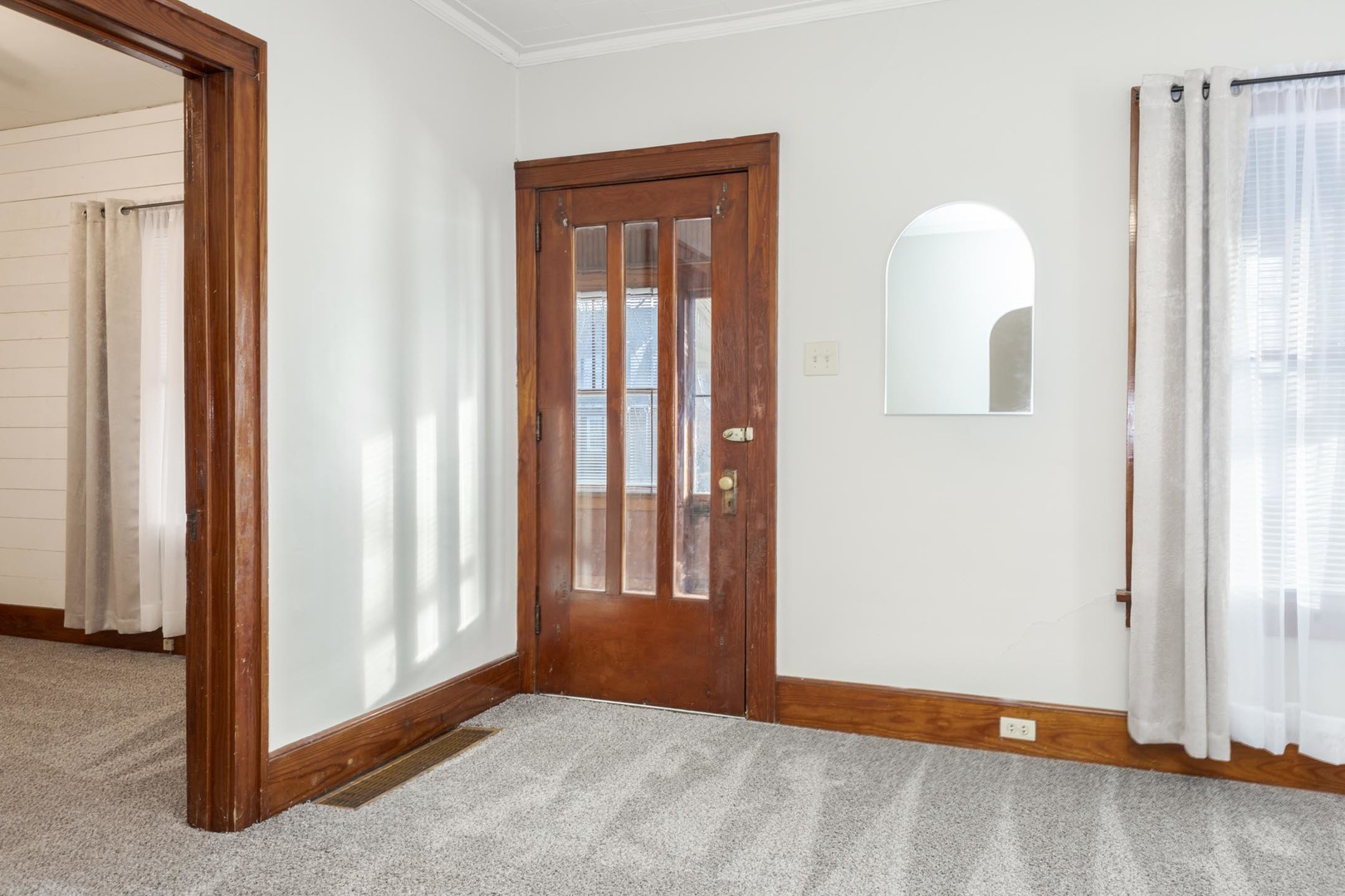 415 North Locust Street Pontiac, IL 61764 - Photo 9 of 37