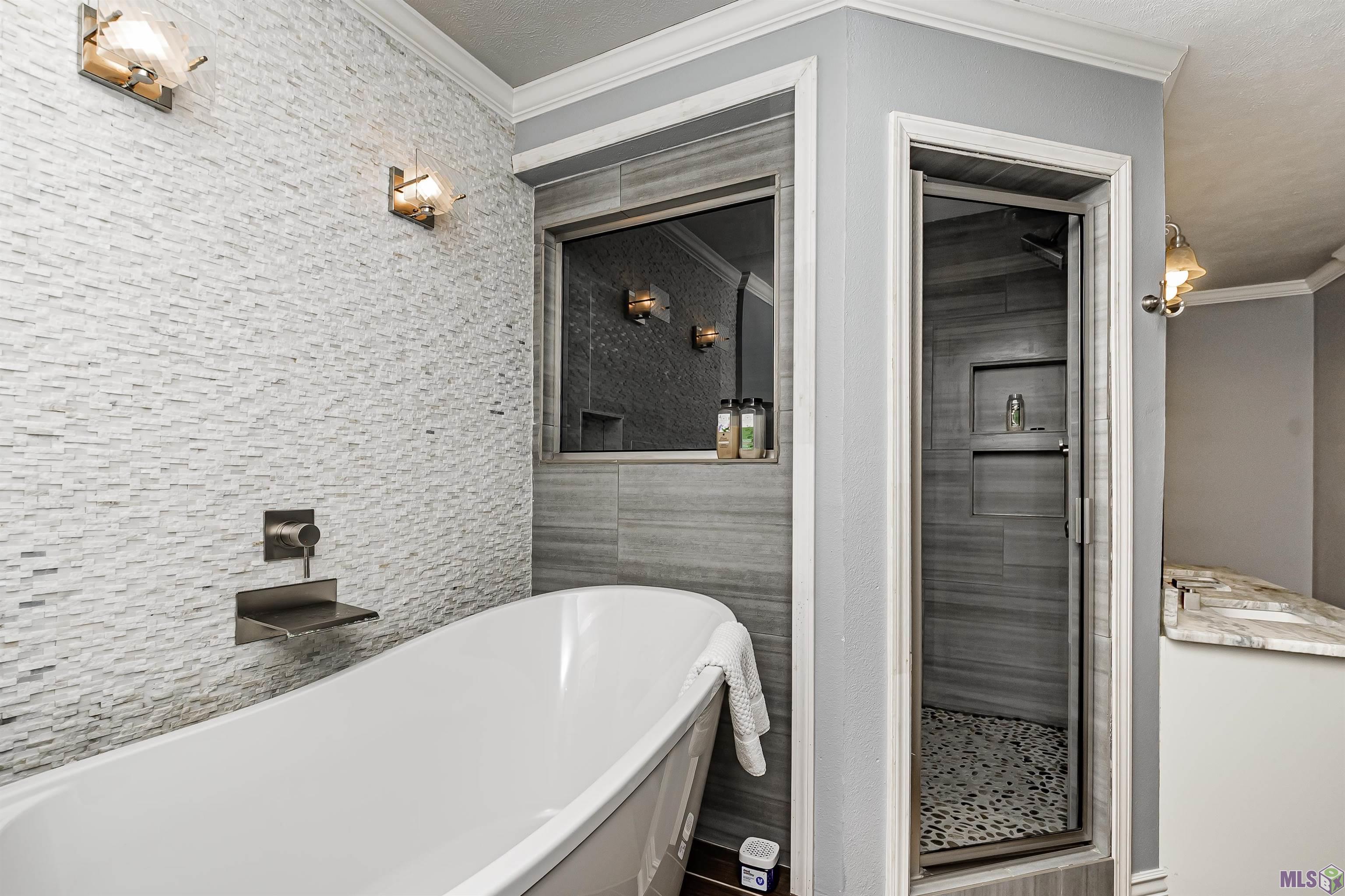 4301 Blueribbon Drive Baton Rouge, LA 70814 - Photo 15 of 21 Sunken tub