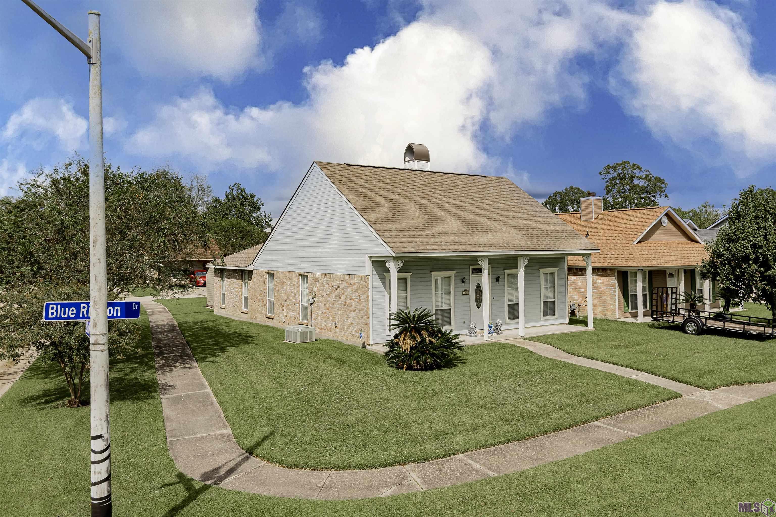 4301 Blueribbon Drive Baton Rouge, LA 70814 - Photo 3 of 21 Beautiful home on corner lot