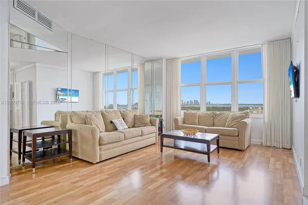 $2,750 | 4747 Collins Avenue, Unit 1503, Miami Beach, FL 33140
