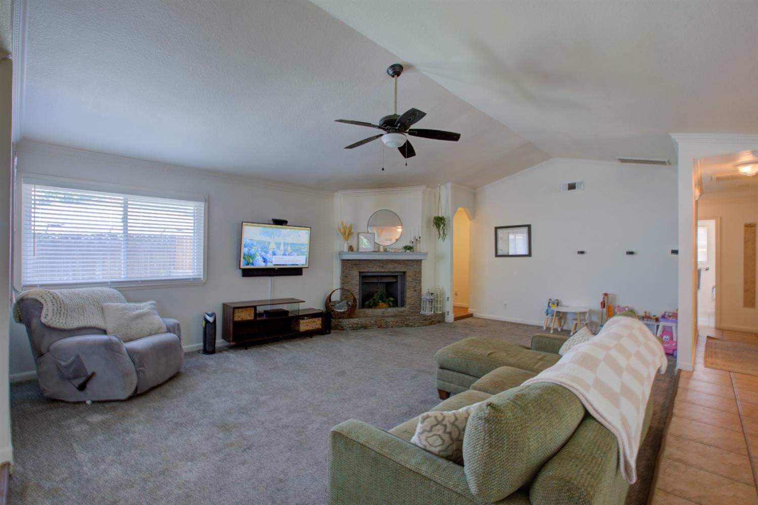 3816 Blaker Road Ceres, CA 95307 - Photo 13 of 40 Living Room