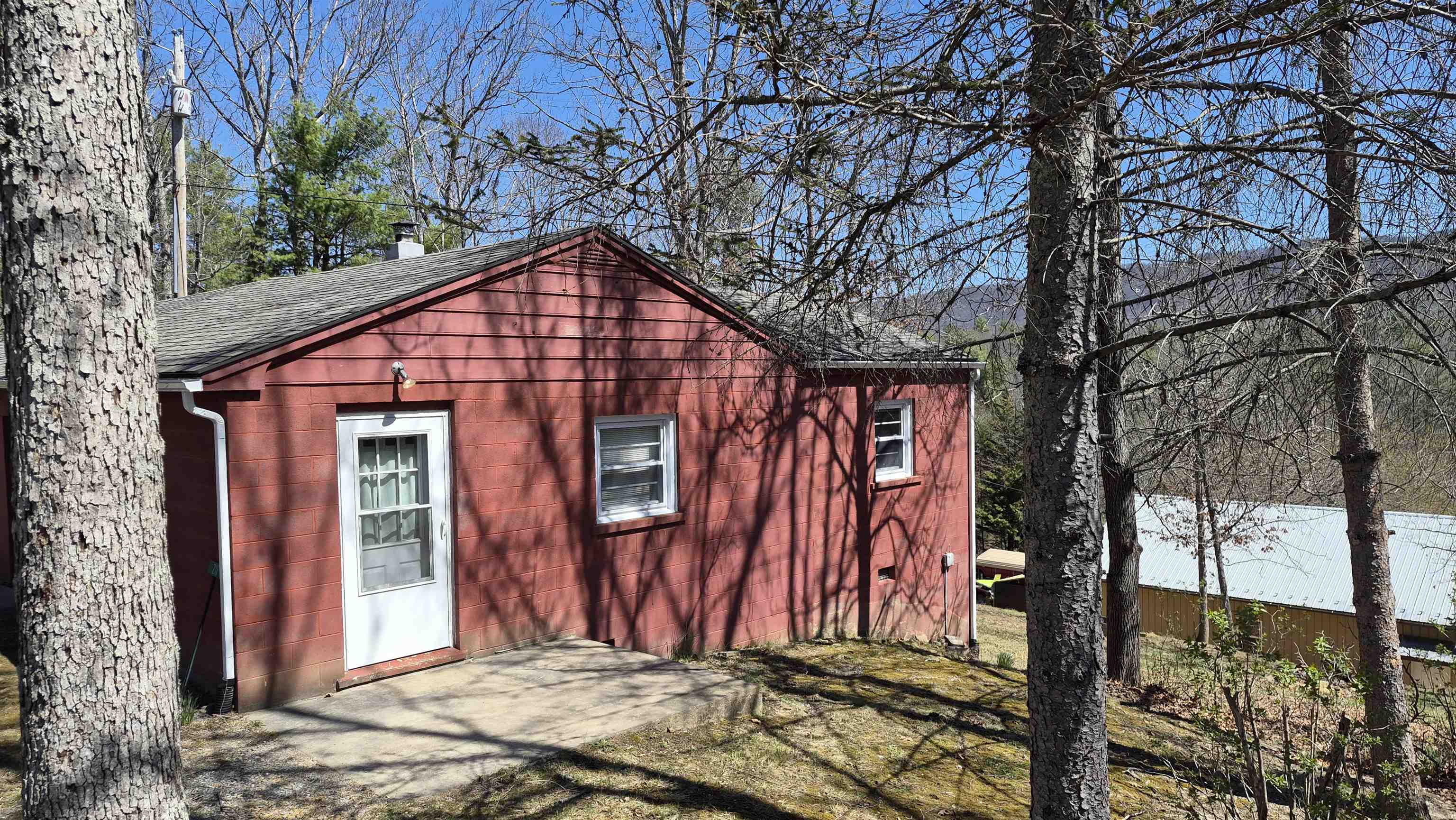 211 Watertank Road Millboro, VA 24460 - Photo 3 of 19 Gallery Image 3