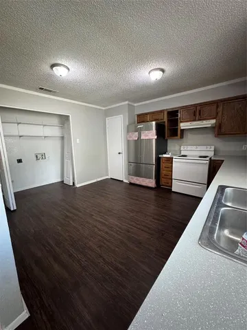 $1,900 | 1925 Bosque Drive, Garland, TX 75040