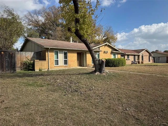 $1,900 | 1925 Bosque Drive, Garland, TX 75040