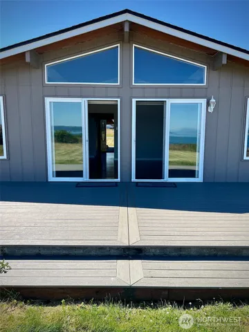 $930,000 | 1412 Bonnie View Acres Road, Oak Harbor, WA 98277