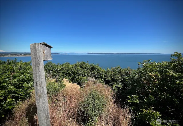 $930,000 | 1412 Bonnie View Acres Road, Oak Harbor, WA 98277