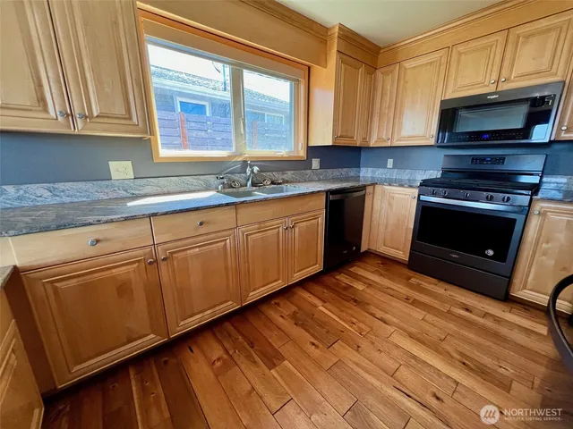 $930,000 | 1412 Bonnie View Acres Road, Oak Harbor, WA 98277