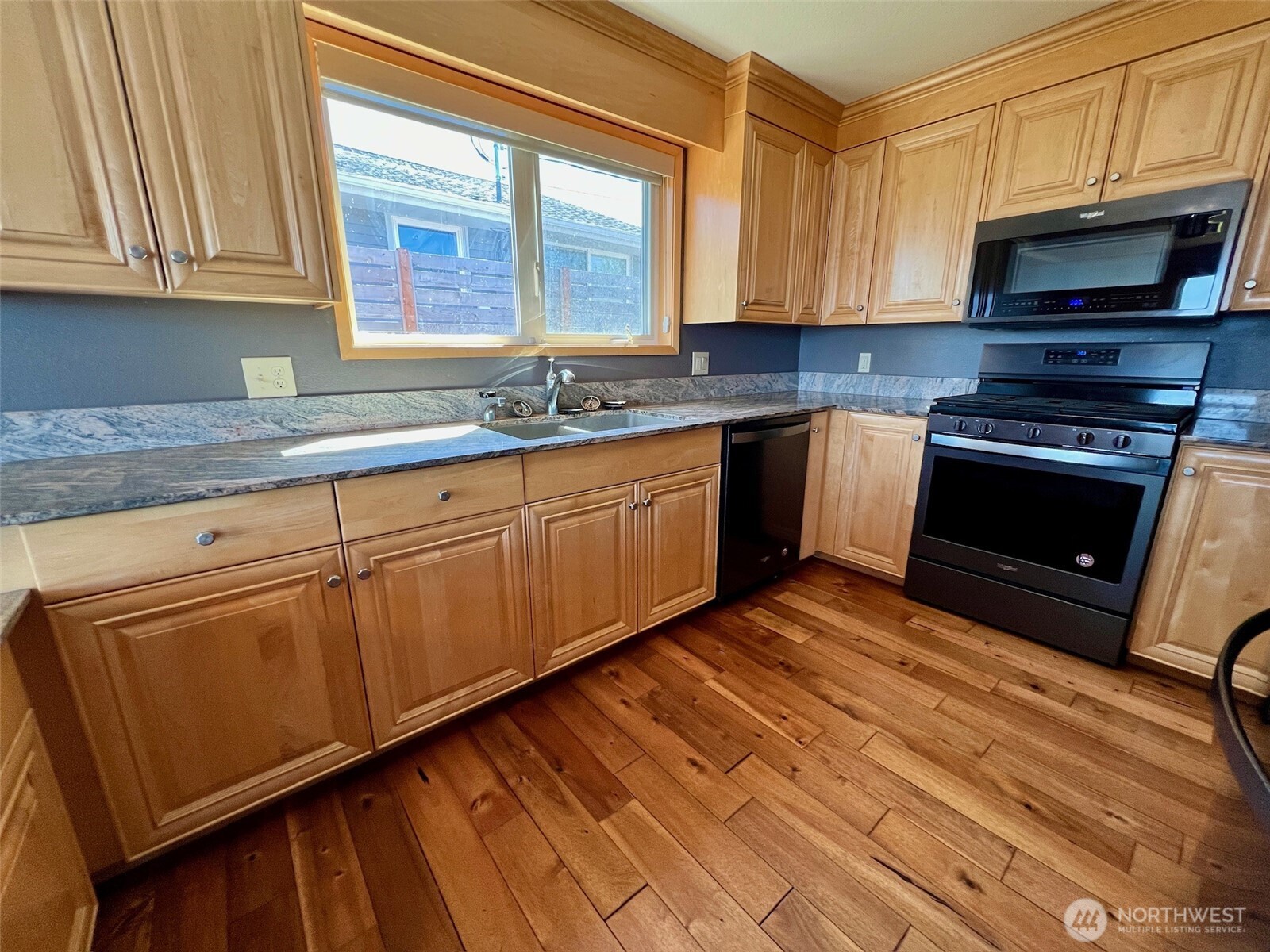 1412 Bonnie View Acres Road Oak Harbor, WA 98277 - Photo 7 of 28