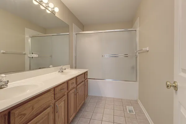 $329,000 | 566 Pinebrook Drive, Bolingbrook, IL 60490