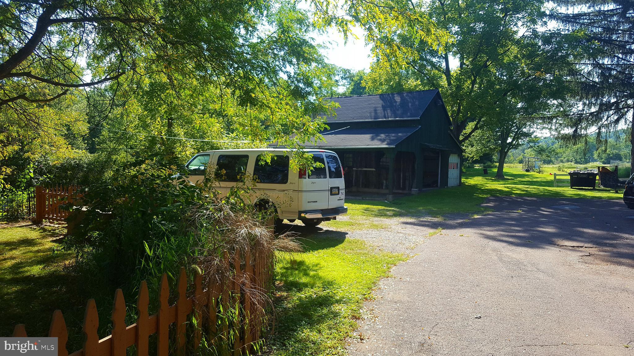 2902 Lower Saucon Road Hellertown, PA 18055 - Photo 9 of 45