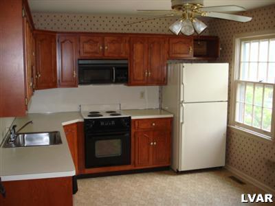 1096 Barnside Road Allentown, PA 18103 - Photo 6 of 9 Gallery Image 6