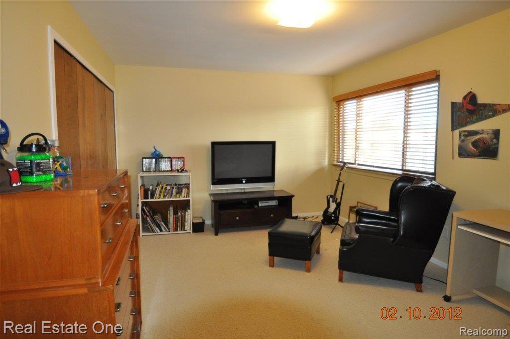 960 Brookwood Lane East, Unit 2 Rochester, MI 48309 - Photo 7 of 15 3rd Bedroom Upper