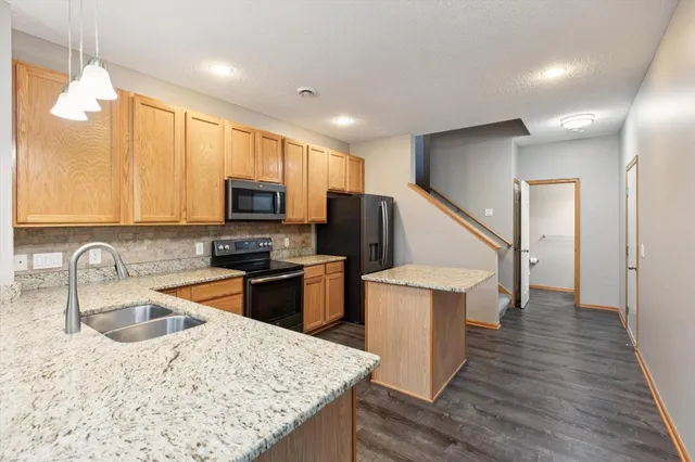 $300,000 | 18502 97th Place North, Unit 2204, Maple Grove, MN 55311