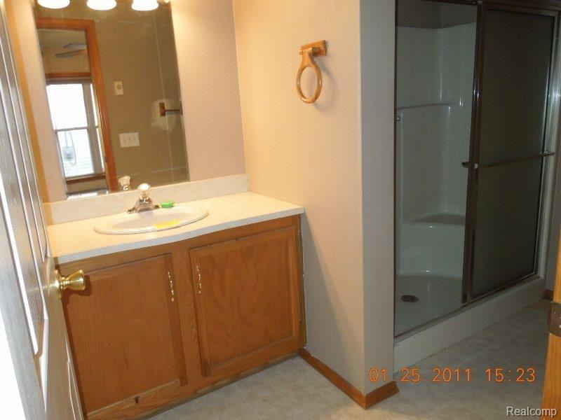 58424 Ruth Jean Washington, MI 48094 - Photo 18 of 21 RES04296.JPG