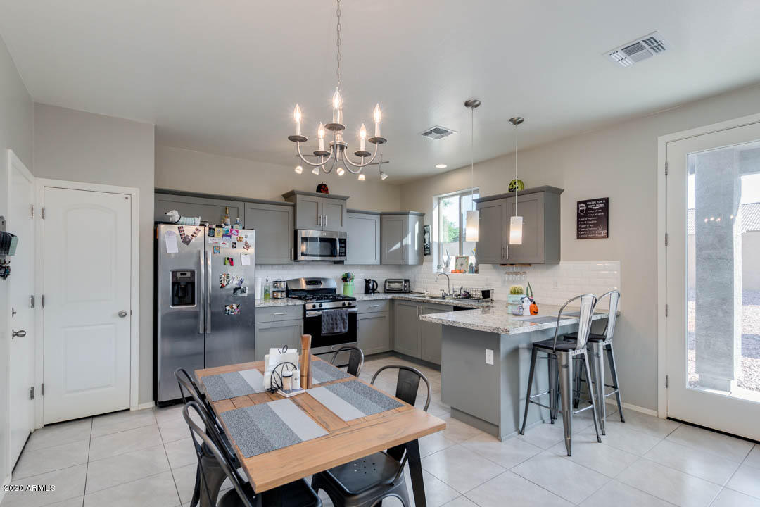 711 West Ardmore Road Phoenix, AZ 85041 - Photo 15 of 37 Ardmore-08