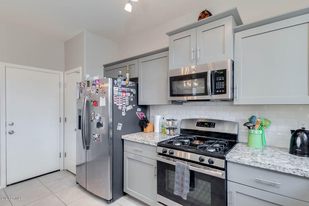 711 West Ardmore Road Phoenix, AZ 85041 - Photo 16 of 37 Ardmore-11