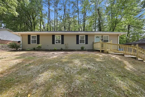 $227,900 | 640 Amanda Place Northeast, Winston-Salem, NC 27101