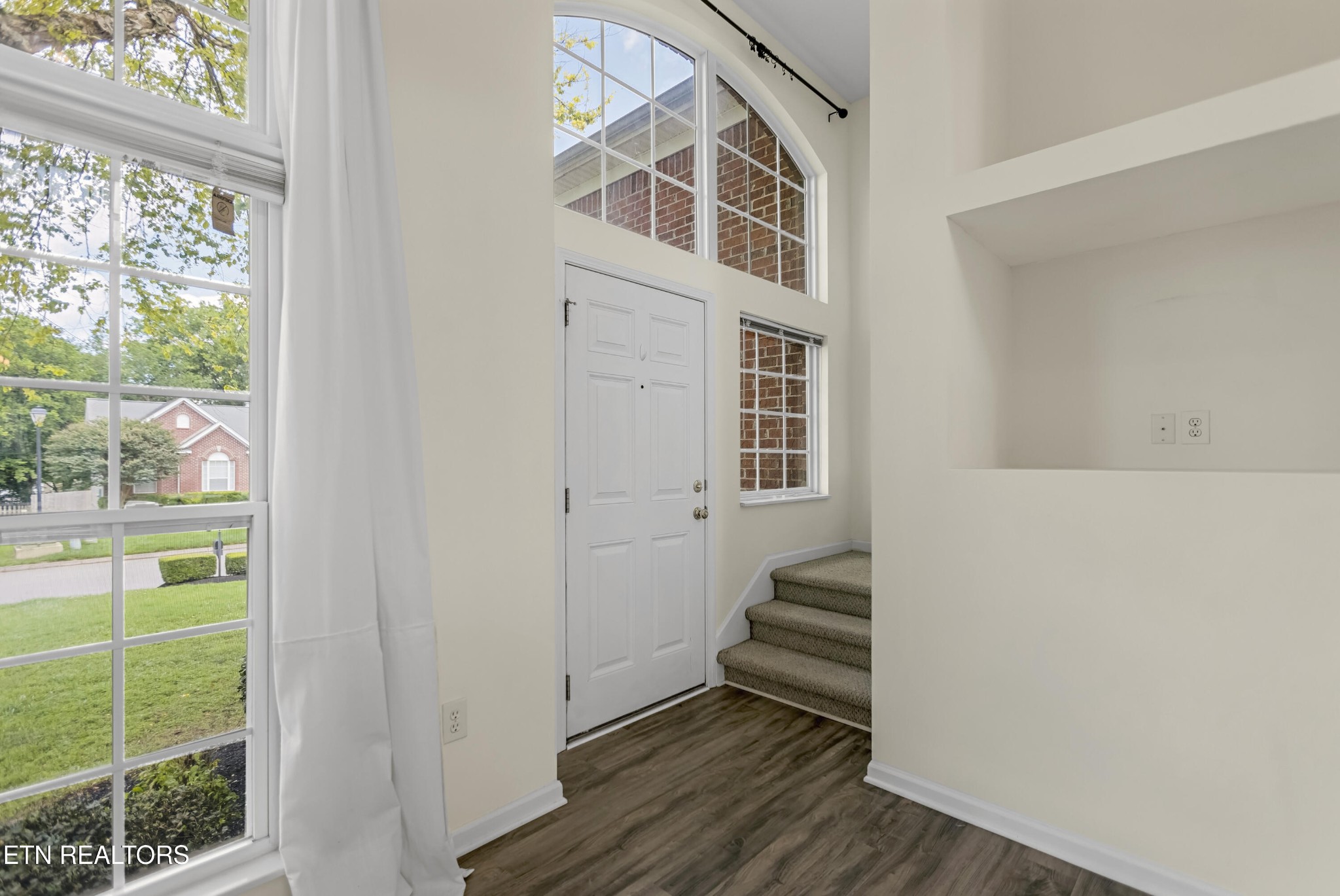 1213 Vale View Road Knoxville, TN 37922 - Photo 4 of 34 Gallery Image 4