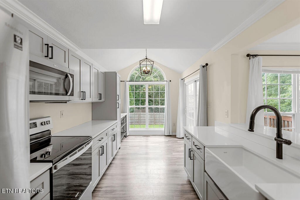 1213 Vale View Road Knoxville, TN 37922 - Photo 8 of 34 Gallery Image 8