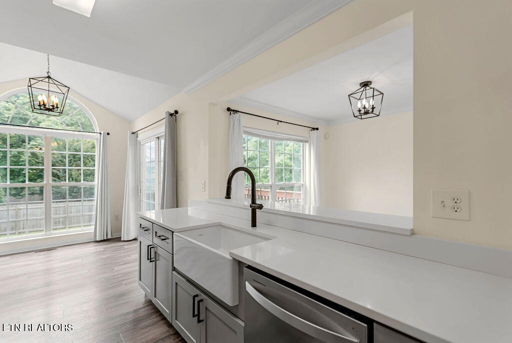 1213 Vale View Road Knoxville, TN 37922 - Photo 9 of 34 Gallery Image 9