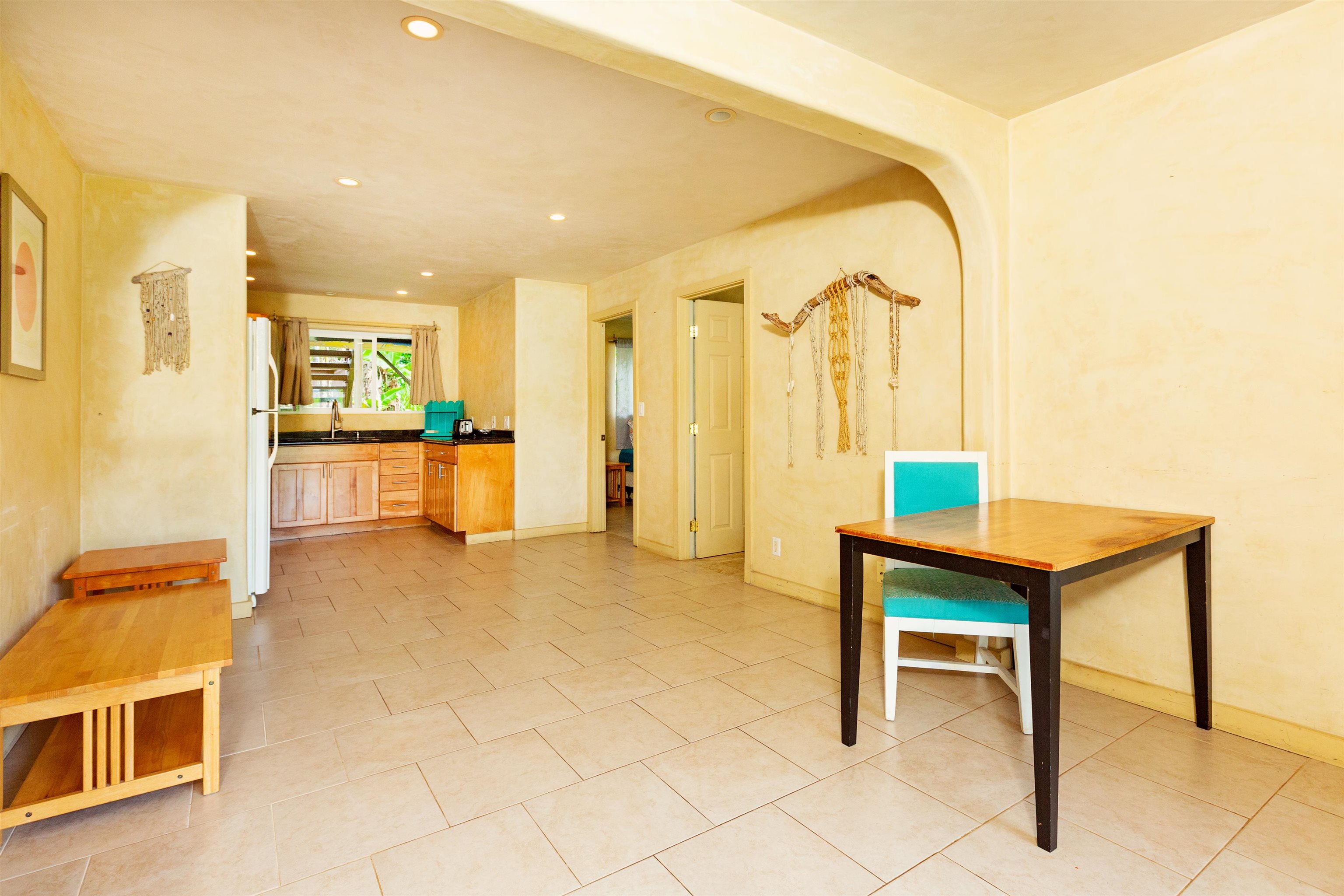 4509 Opana Place Haiku, HI 96708 - Photo 16 of 26 a livingroom with furniture and a table