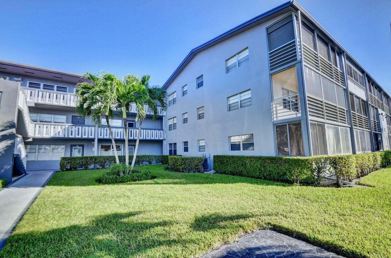 88 Suffolk C, Unit 88 Boca Raton, FL 33434 - Photo 2 of 36 Walk Way to apt