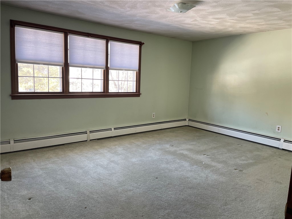 1 Grancera Drive Hopkinton, RI 02832 - Photo 15 of 38 Primary suite