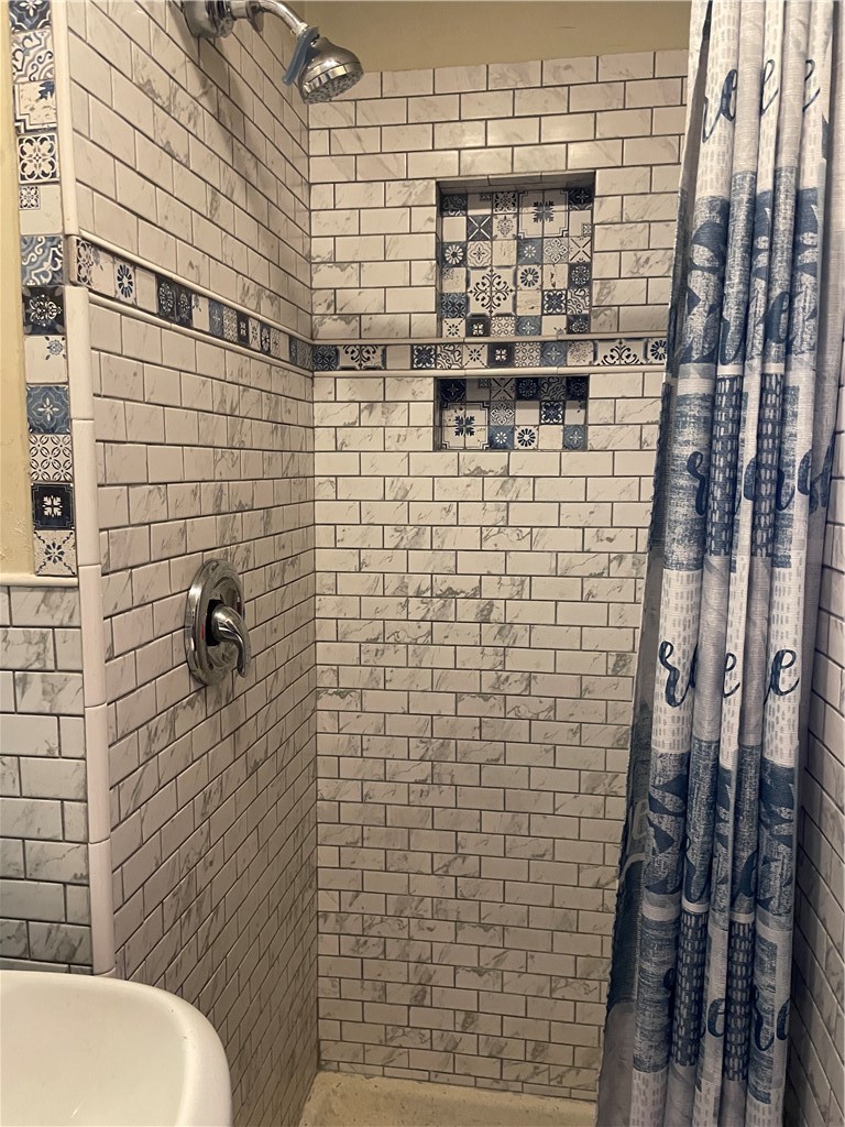 1 Grancera Drive Hopkinton, RI 02832 - Photo 18 of 38 Primary suite