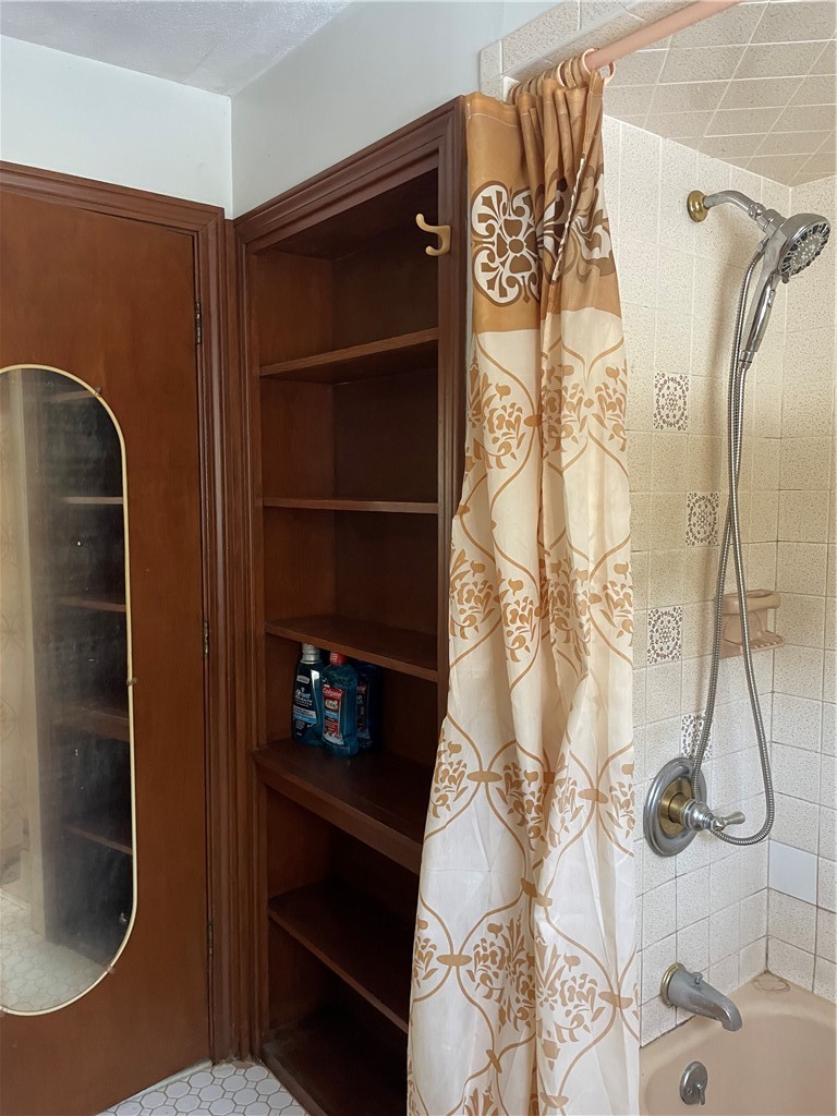 1 Grancera Drive Hopkinton, RI 02832 - Photo 26 of 38 Full hall bath