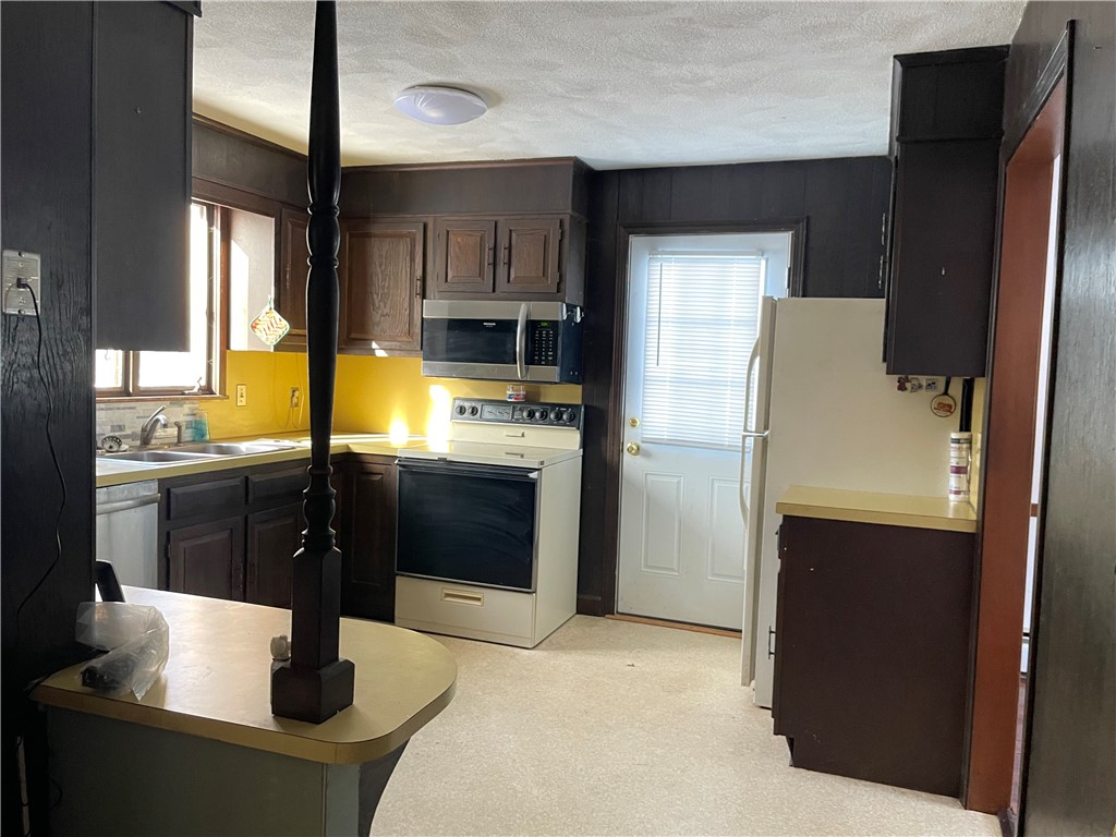 1 Grancera Drive Hopkinton, RI 02832 - Photo 7 of 38