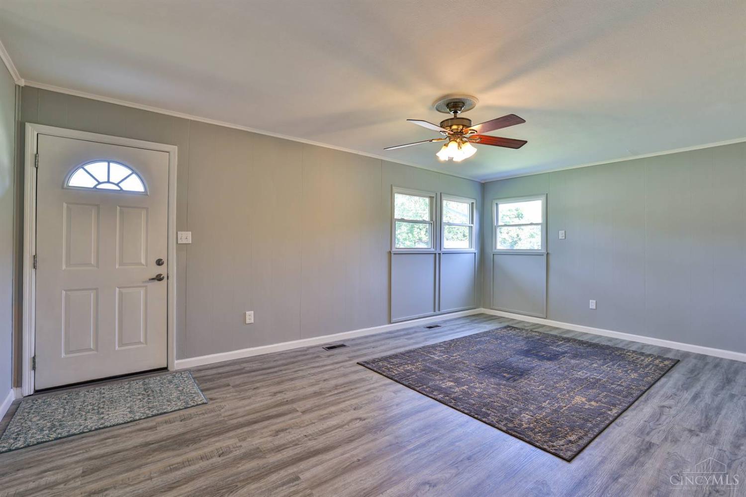 9514 Ridgemoor Avenue Cincinnati, OH 45231 - Photo 3 of 23 Gallery Image 3