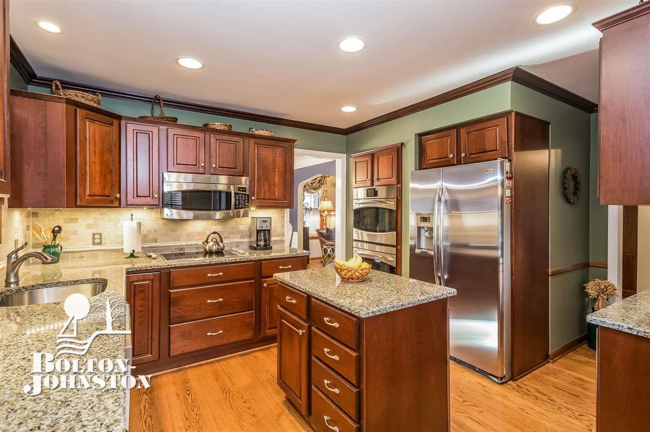 1366 Bishop Road Grosse Pointe, MI 48230 - Photo 3 of 50 Kitchen