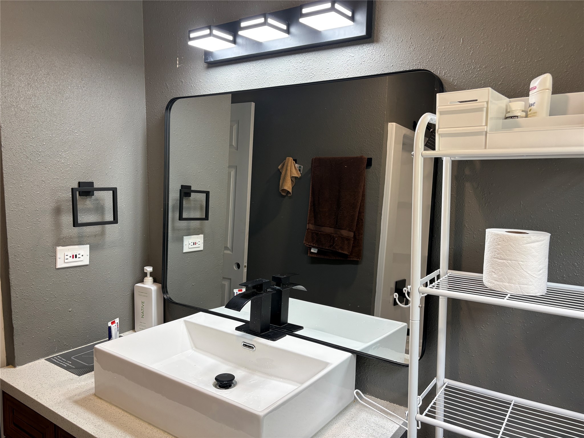 7122 Sharpcrest Street Houston, TX 77074 - Photo 18 of 27 Gallery Image 18