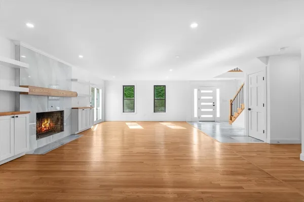 $1,899,999 | 7 Garden Road, Wellesley, MA 02481