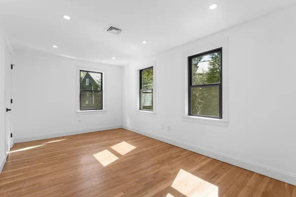 $1,899,999 | 7 Garden Road, Wellesley, MA 02481