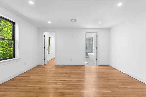 $1,899,999 | 7 Garden Road, Wellesley, MA 02481
