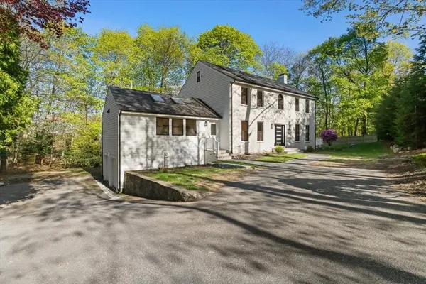 $1,899,999 | 7 Garden Road, Wellesley, MA 02481