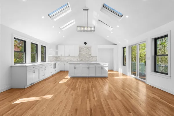 $1,899,999 | 7 Garden Road, Wellesley, MA 02481